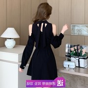 黑色小礼服少女小黑裙设计感洋气名媛时尚气质挂脖长袖露肩连衣裙