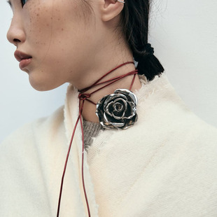 欧美大牌轻奢小香风，玫瑰花朵气质项链，简约秋冬设计毛衣链