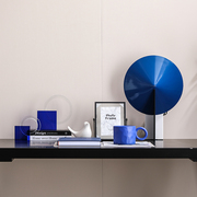克莱因蓝样板房间装饰品摆件道具，书房书桌创意软装搭配组合轻奢