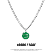 1995c绿色幸运圆牌英文，字母项链男女短款钛钢，潮牌个性情侣锁骨链