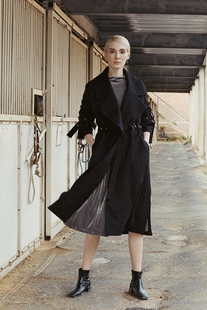 xinsilu新思路女装冬装，时尚气质条纹英伦风大气，系腰款女大衣