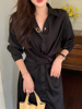 韩国chic法式优雅翻领，单排扣交叉绑带收腰长款灯笼袖衬衫式连衣裙