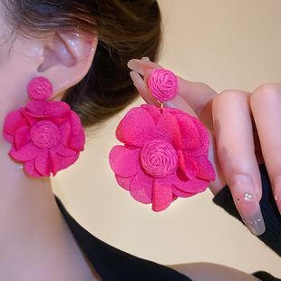 玫红色花朵耳环耳夹设计感独特高级夸张耳坠2024耳钉耳饰品女
