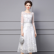 枝荔白色连衣裙仙女款2024年春季气质高级感绣花钉珠长款礼服
