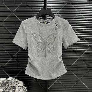 灰色金属蝴蝶盘扣短袖T恤女夏季修身显瘦设计感小众法式短款上衣