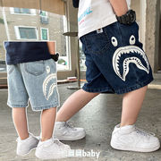 日系男童潮牌鲨鱼牛仔短裤，夏季中小童，五分裤卡通休闲宽松柔软裤子