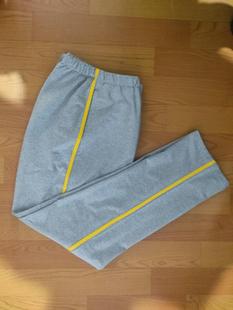 订做纯棉中小学生男女校服长裤，浅灰色贴黄色，一道杠休闲运动校裤子