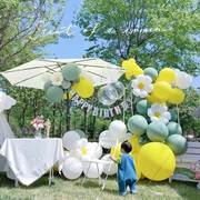 户外草坪生日派对场景野餐装饰气球，露营公园彩色，宝宝布置春游道具