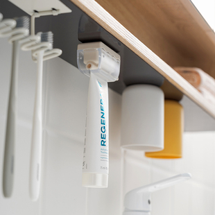 柜底磁吸挤牙膏器手动挤小样，洗面奶夹子按压器牙膏牙刷置物架壁挂