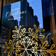 圣诞节装饰窗贴商场橱窗玻璃贴门贴纸元旦氛围，布置金色雪花静电贴
