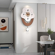 时尚个性创意时钟挂墙家用玄关背景装饰画挂钟，高级感钟表客厅简约