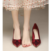 红色高跟鞋女婚鞋秀禾婚纱两穿2024年尖头，细跟单鞋高级性感新娘鞋