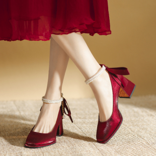 法式红色高跟鞋女粗跟秀禾新娘婚鞋高级感一字带珍珠秋季绸缎单鞋