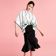 sungdogin原创设计白色黑包边，小尖领科技，花印花宽松蝙蝠衬衫