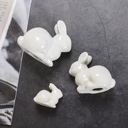 简约现代陶瓷兔子摆件办公室书桌面可爱小白兔酒柜客厅装饰品摆设