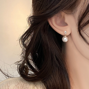 简约轻奢气质珍珠耳环女2023年小众设计耳坠高级纯银耳饰