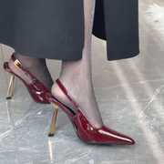 酒红色一字带包头凉鞋，女2024年夏季漆皮设计感尖头细跟高跟鞋