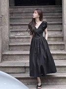赫本风复古V领夏季小黑裙度假法式连衣裙女梨形身材茶歇长裙黑色
