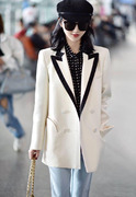2023春装外套景甜机场街拍白色时尚经典中长款双排扣特色西装