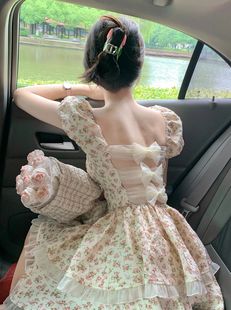 在逃公主甜辣纯欲纯欲风碎花，连衣裙后背镂空蝴蝶结，公主蓬蓬蛋糕裙