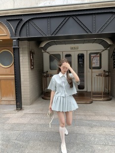 萌萌ja」薄荷味的夏天韩系夏日bi备清透白色，薄荷绿衬衣半裙套装