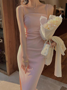 粉色吊带连衣裙女夏季高级感气质名媛法式修身不规则开叉包臀裙子