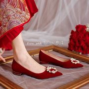 秀禾鞋婚鞋红色缎面新娘，鞋复古珍珠单鞋女平底敬酒鞋孕妇结婚鞋子