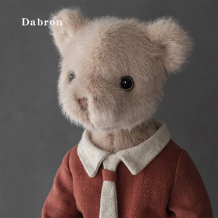正版Dabron小熊玩偶毛绒玩具泰迪熊公仔可爱布娃娃衣服高级感礼物