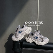 儿童老爹鞋n字鞋2023冬季男童加绒运动鞋，韩版女童保暖跑步鞋