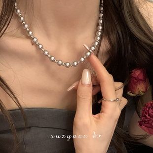 suzyacckr气质显贵灰色，珍珠水钻项链女毛衣，链2024锁骨链
