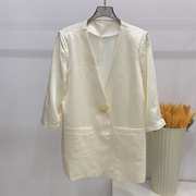 欧洲站2024夏季时尚半袖v领设计纽扣搭配米白色气质西服外套