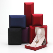 求婚首饰盒婚礼喜庆红色珠宝，饰品盒戒指吊坠，手镯项链led灯包装盒