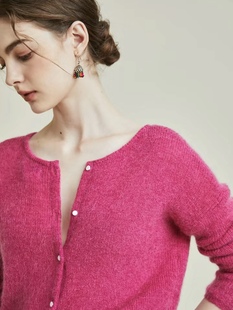 23年法式小众柔软羊毛混纺，针织开衫前系扣毛衣玫红色