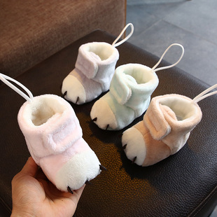 新生婴童鞋冬季男女宝贝鞋，0-3-6个月软底可爱不掉幼儿1岁百天满月