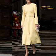 凯特王妃同款中长裙黄色，圆领长袖收腰显瘦通勤连衣裙2024春夏