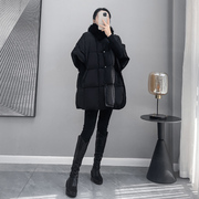 黑色设计感毛领斗篷羽绒服女冬季2023休闲时尚百搭白鸭绒外套