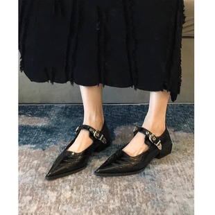 法式单鞋女2024粗跟尖头一字，扣带浅口低跟设计感小众玛丽珍鞋