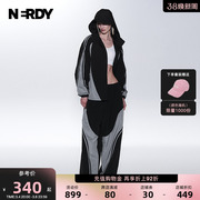 NERDY2024春冬情侣同款宽松休闲曲线砌块防风连帽运动套装女