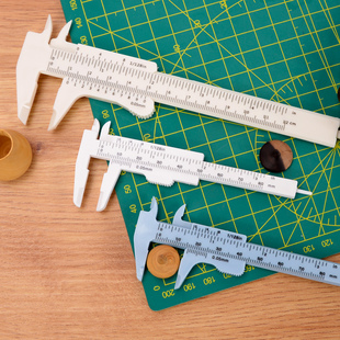 塑料迷你游标卡尺家用0-150mm高精度小型电子数显卡尺工业级纯铜