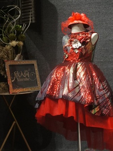 儿童礼服大红色前短后长亮片，女童主持钢琴表演走秀国庆演出礼服