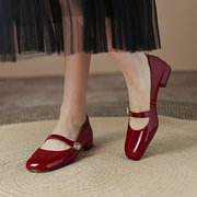 红色单鞋婚鞋真皮漆皮粗跟一字带玛丽珍鞋，新娘鞋42大码女鞋41—43