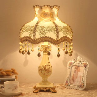 欧式卧室台灯ins少女床头灯，结婚礼物婚房创意复古公主小奢华