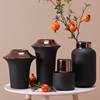 永悦新中式家居摆件陶瓷花瓶，黑色描金样板间台面，摆设装饰花器