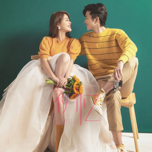 韩式内景影楼服装情侣婚纱照黄色毛衣套装唯美艺术照摄影服饰