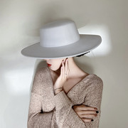 时尚博主同款大帽檐白色，仿羊毛呢平顶帽子，秋冬天复古英伦平沿礼帽