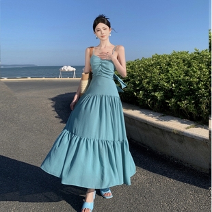 法式超仙夏日多巴胺度假风水蓝色雪纺吊带连衣裙设计感露背长裙子