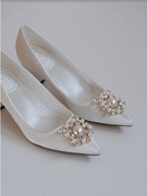 2021年白色绸缎珍珠婚鞋高跟鞋粗跟浅口新娘法式婚纱鞋5cm