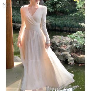 ninalady温柔法式连衣裙网纱高级感小众，设计感白色v领长袖长裙子