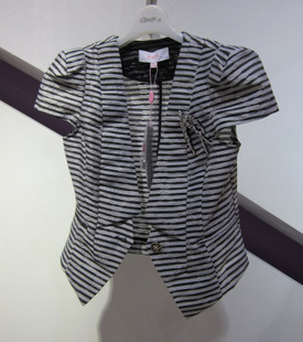 <span class=H>秋水</span><span class=H>伊人</span>2012夏款122107023 专柜正品夏季条纹修身小<span class=H>外套</span>淑女女装