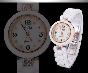 白色陶瓷女表时尚水钻时装表防水镶钻女士手表石英表小巧腕表